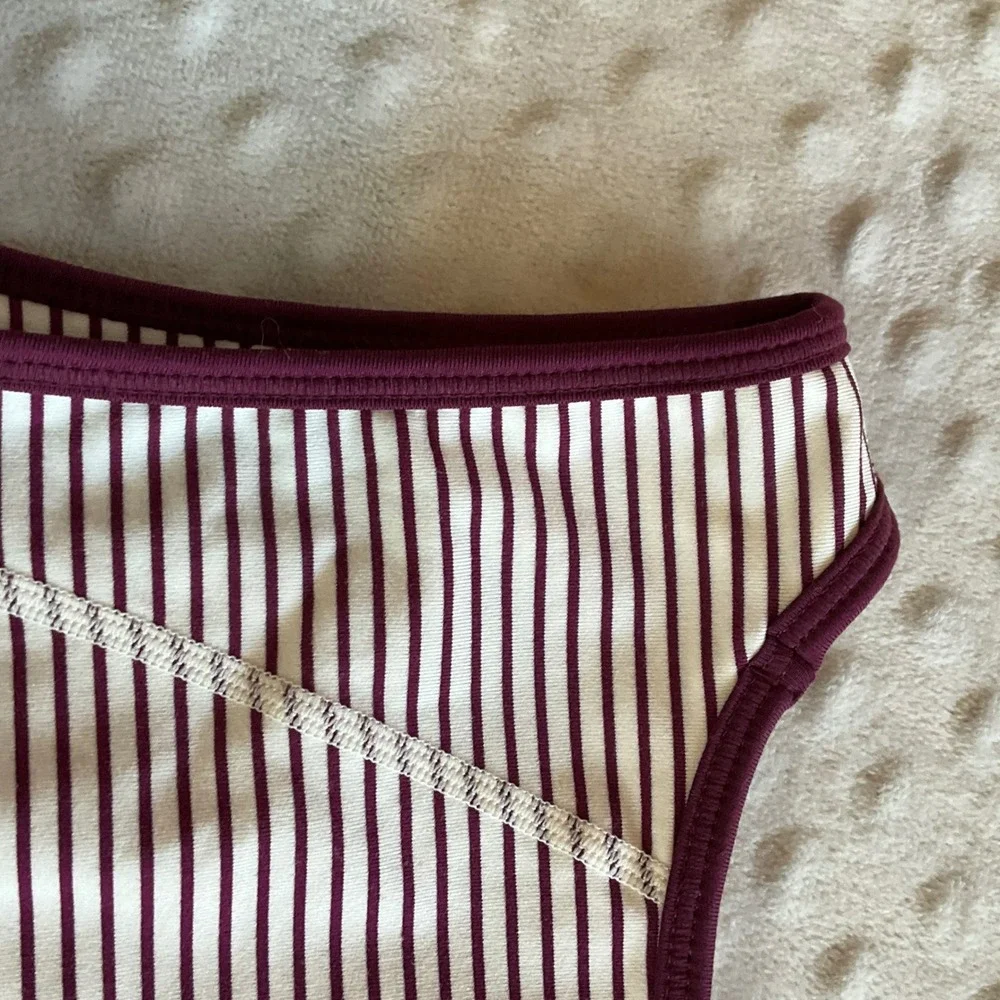 Talbots Athletic Tank Top Womens Small Burgundy White Striped Built-in Shelf Bra